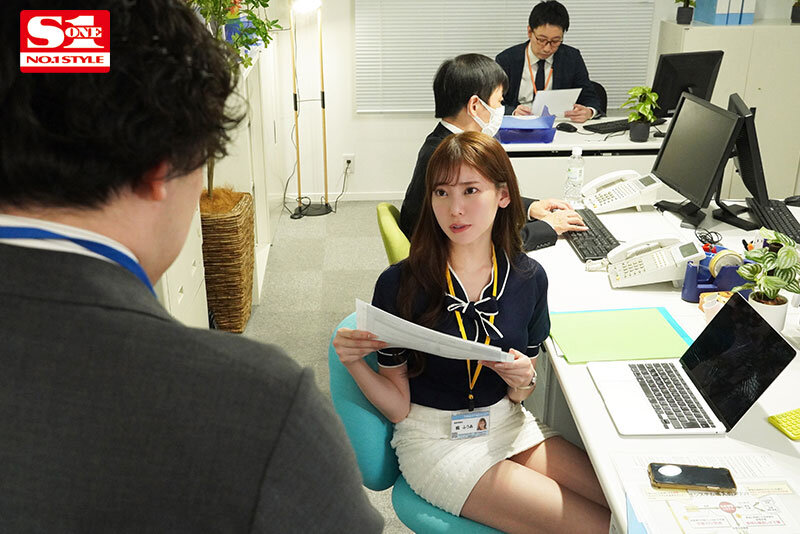 Nữ nhân viên văn phòng vú to và anh công nhân may mắn Fua Kaede